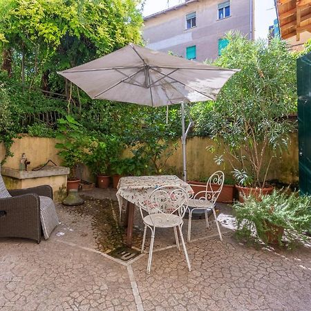 Pleasant Central Apartment With Garden Болонья Екстер'єр фото