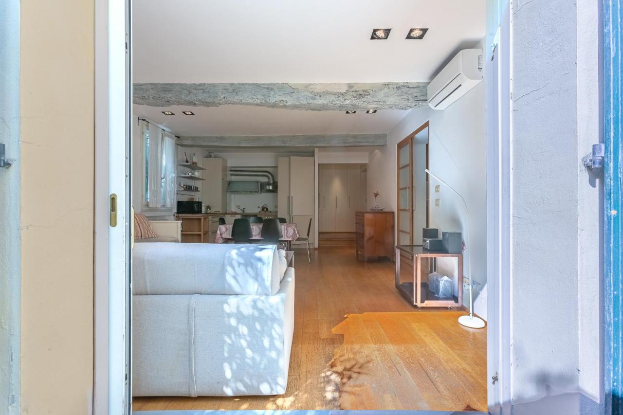 Pleasant Central Apartment With Garden Болонья Екстер'єр фото