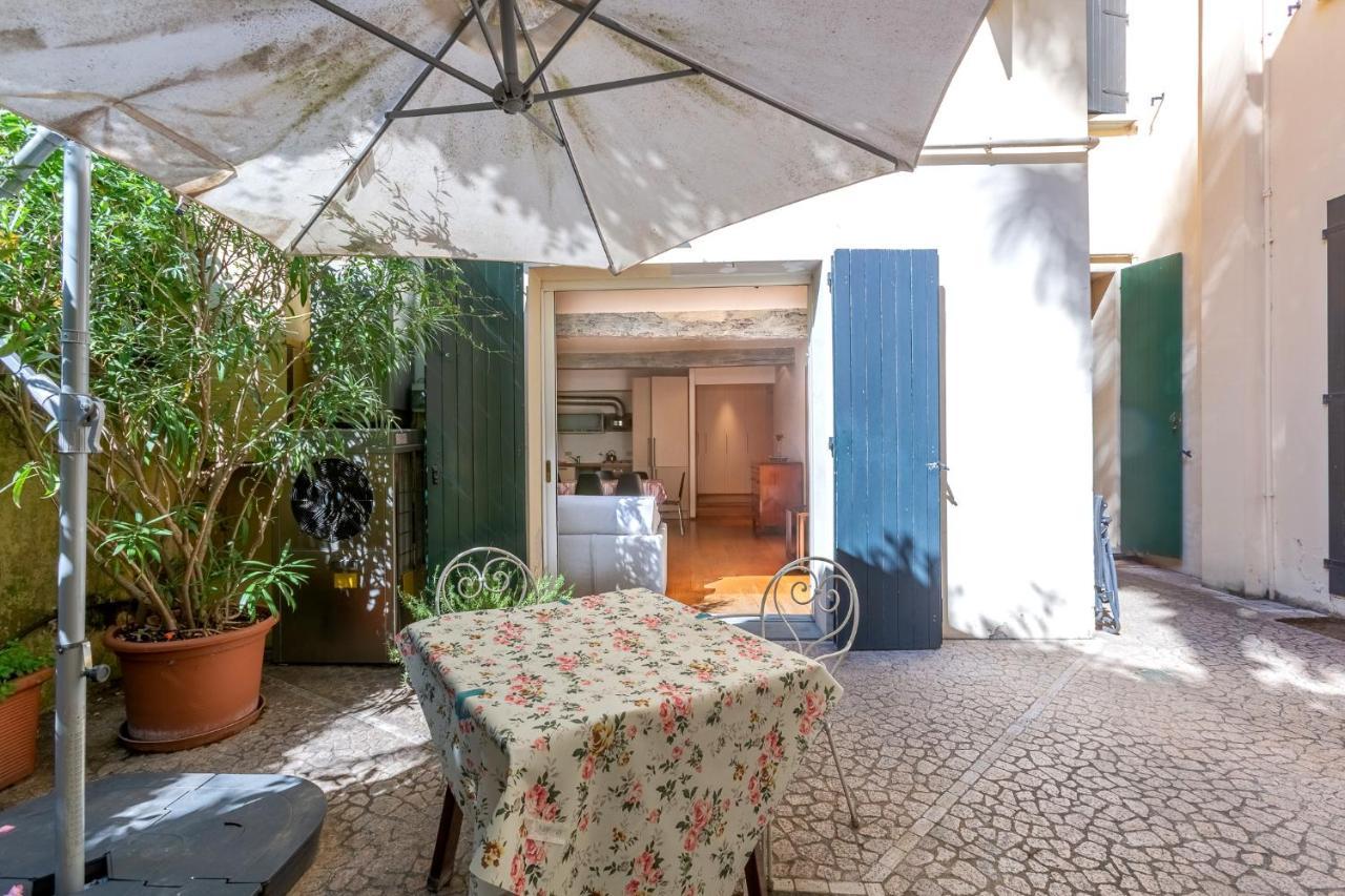 Pleasant Central Apartment With Garden Болонья Екстер'єр фото